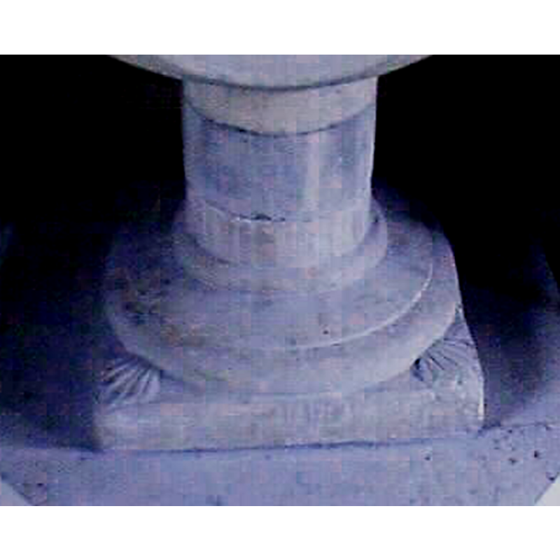on the square level of the lower base