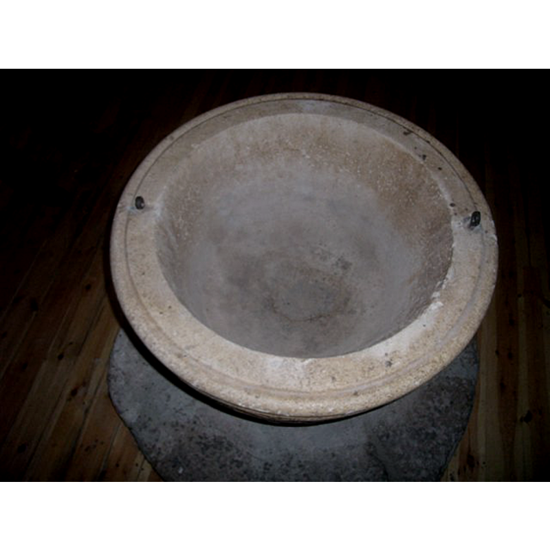 shows no drain hole; has it been cemented over?