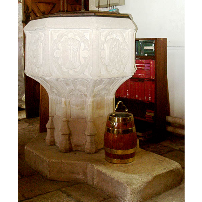 One arch on each side of the octagonal stem