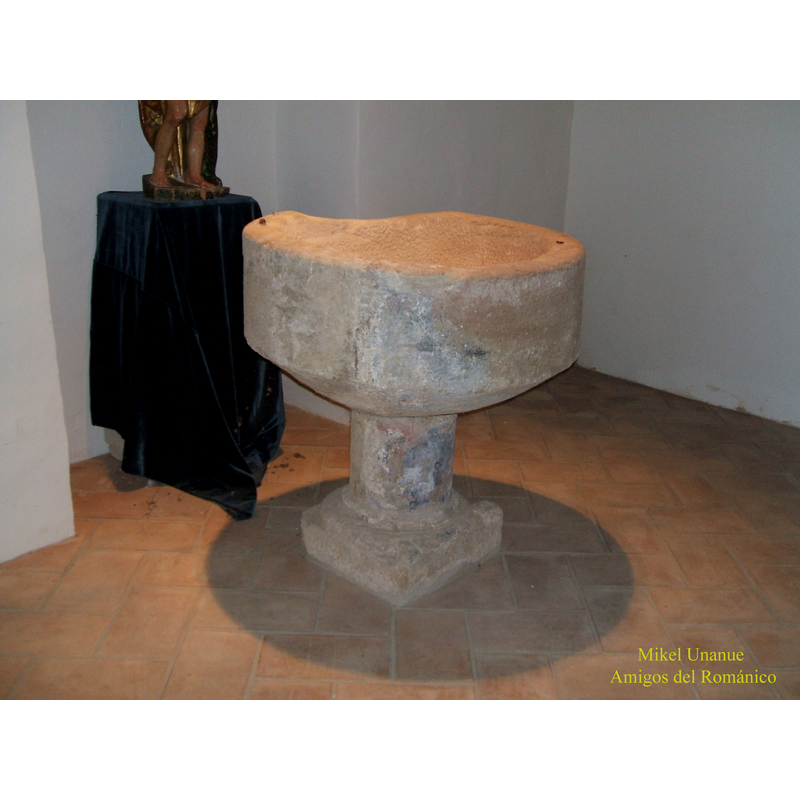 note the flat side of the basin on the left -- [cf. Font notes]
