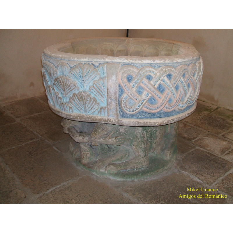 palmettes and interlace sides of the basin; lion's side on the base