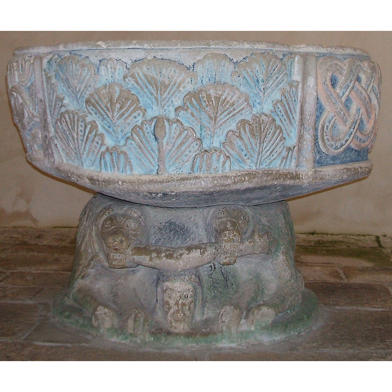 palmettes and link interlace on the basin sides