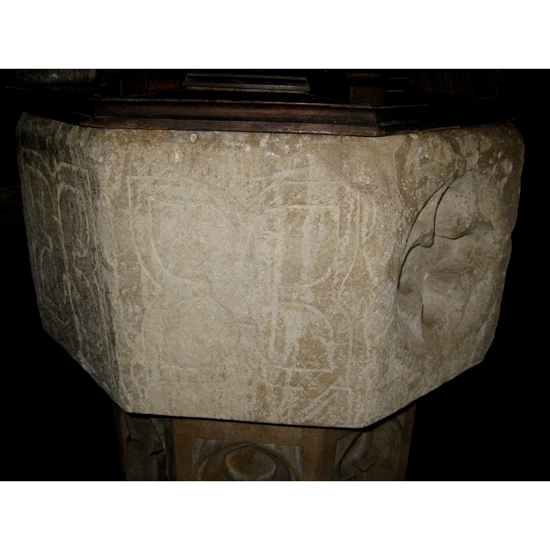 sides 7, 8, 1: the first two are incised with pointed quatrefoil and ready for the carving, but never finished; the one on the rights, side 1, finished with a round quatrefoil [cf. Font notes]