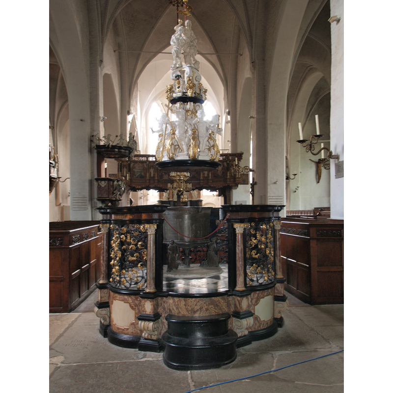 inside the 1710 Baroque enclosure and canopy