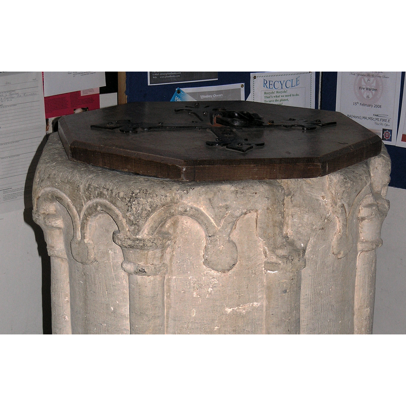 the columns support only every other arch [cf. FontNotes]
