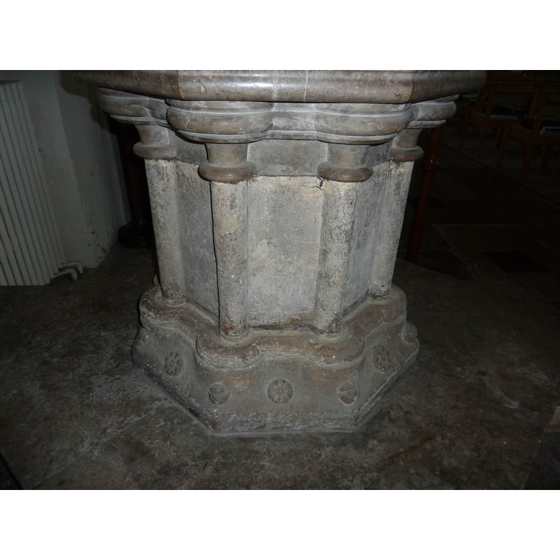 clustered onto the broad central shaft