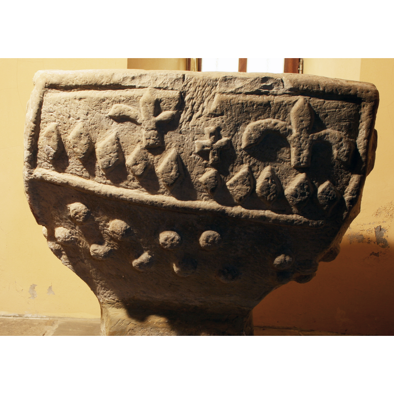 on three sides of the underbowl; the fourth side, originally against the wall, is totally blank, both the side and the underbowl