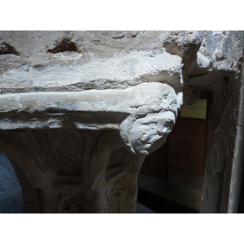 on some (?) of the angles of the underbowl one of four?