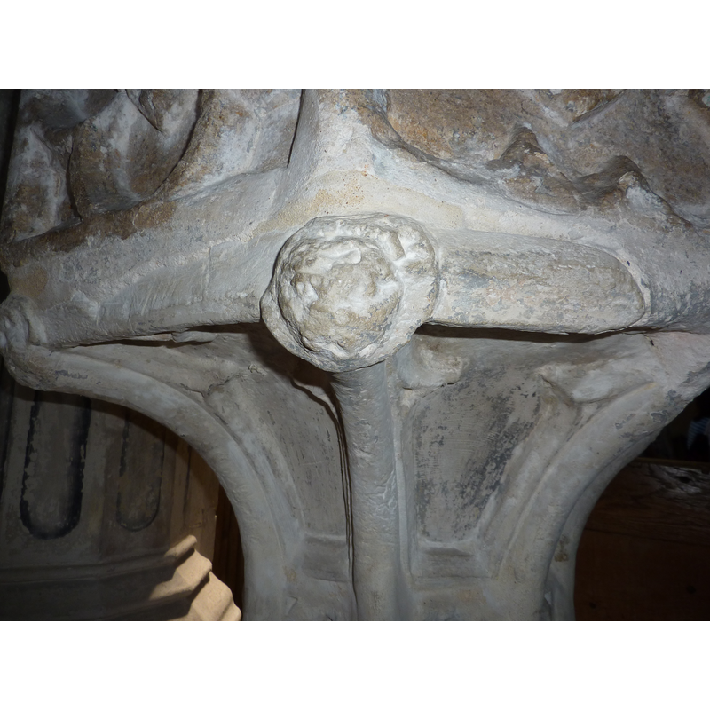 on some (?) of the angles of the underbowl one of four?