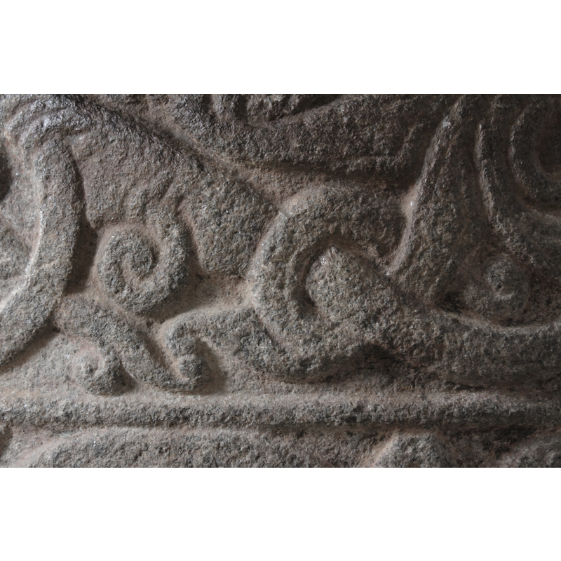 the interlacing shapes of the acanthus vine