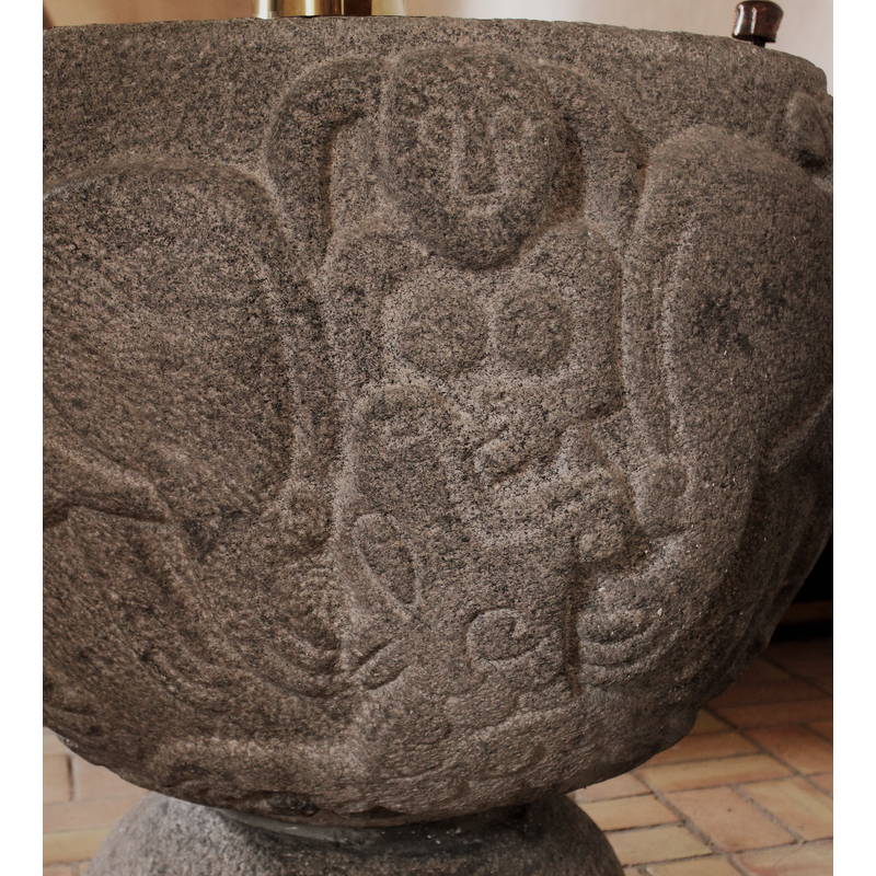the tail of the dragon runs left-to-right under the pilgrim`s feet