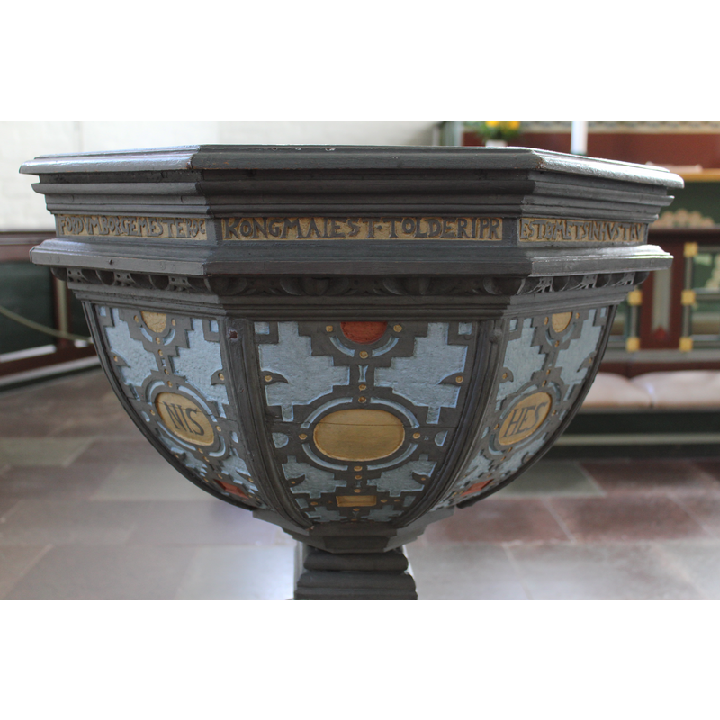 geometric, floral, etc., painted on the basin sides