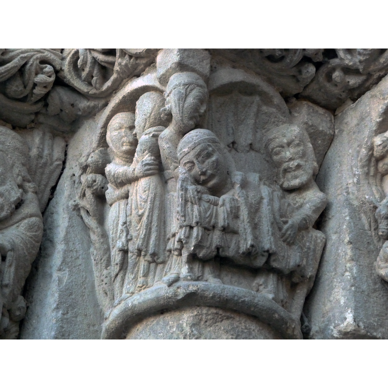 on the left side: Visitation; on the right side: Nativity