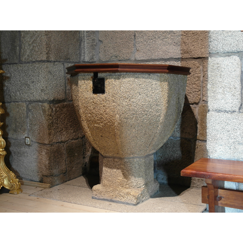 a thickening of the arrises on the underbowl