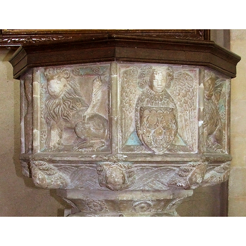 one of the shields has "sable, 3 crescents ermine within a bordure engrailed argent" [no information available on the other three shields -- cf. Font notes]