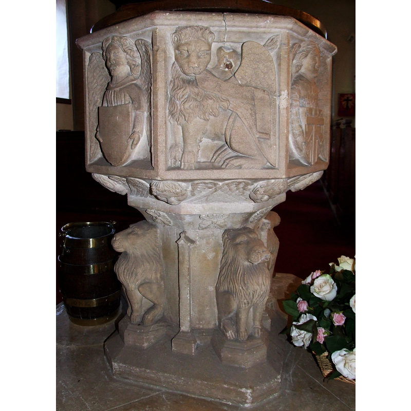 St. Mark's lion in the centre panel