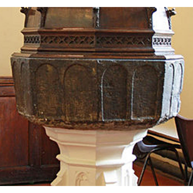 two shallow arches on each side of the octagonal basin