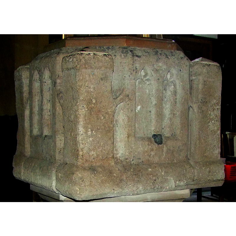 one at each corner of the basin; note the flying buttresses stemming from the sides of the towers