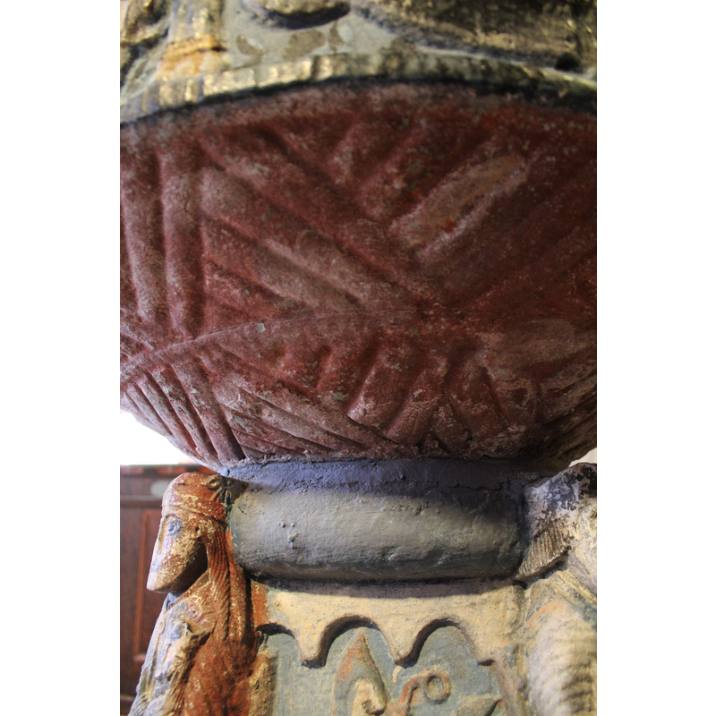 only on one half of the underbowl; the other half is scalloped