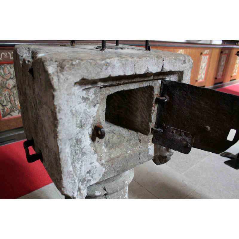 showing the interior of the box