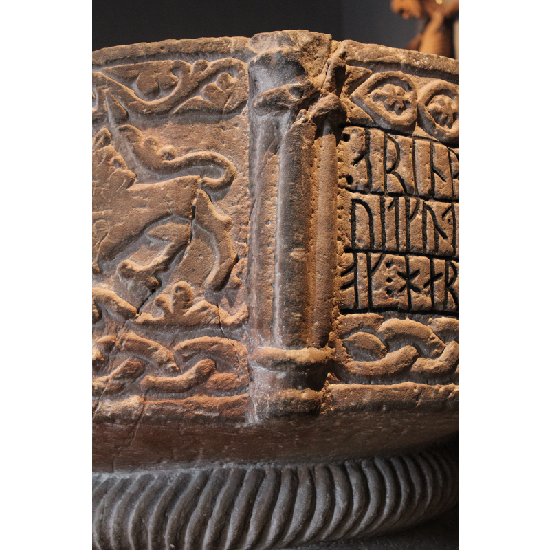 the stems of these columns appear to be made of several shafts clustered together; the capitals and bases are made of mouldings