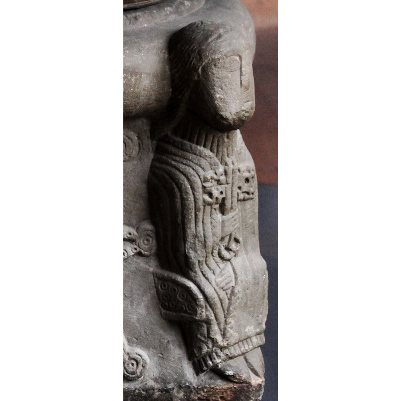 side view showing the ornamented side of the seat