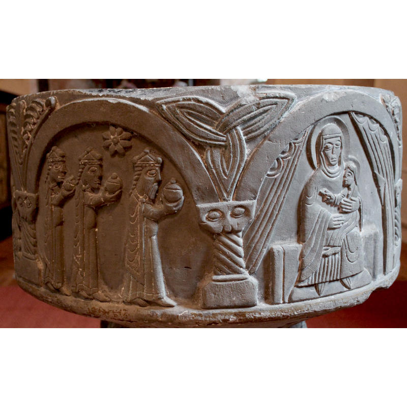 the full scene over two arches -- notice also the triquetra symbol in the spandrel