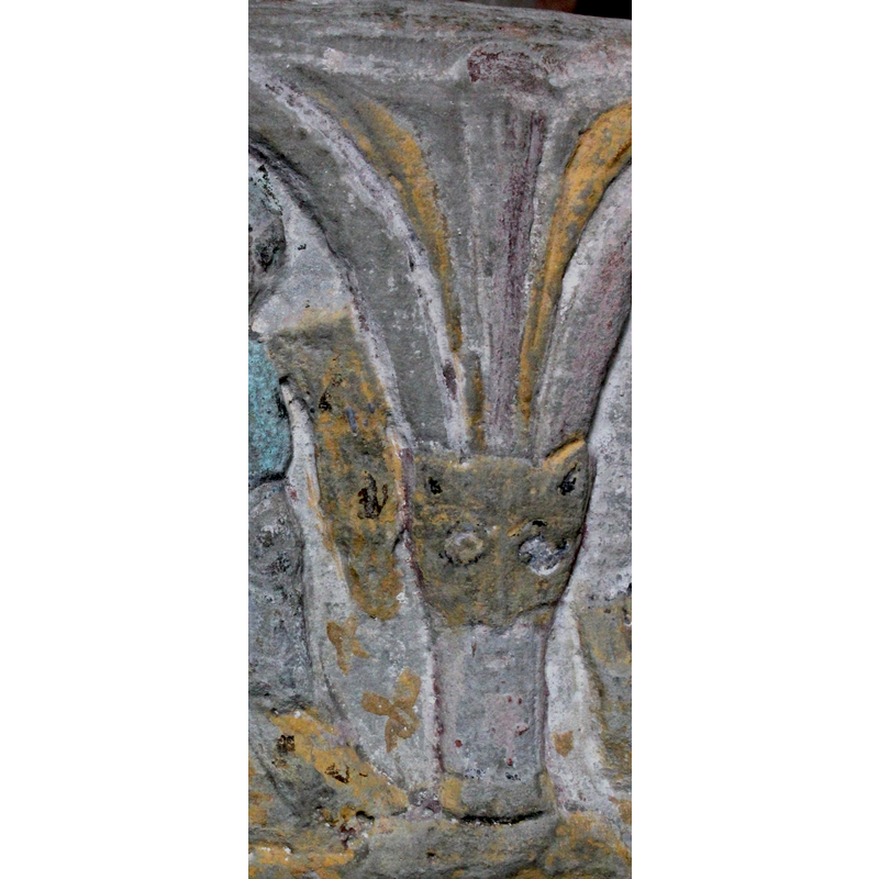 a second such spandrel on this font; a common shape on fonts of the Semi-Byzantios group/workshop: a central bulb-like shape with two irregular triangles as wings; this is a second one where the column below the spandrel has a lion-head capital