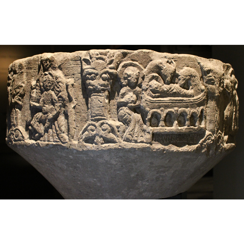 left arch: part of the Adoration of the Magi scene; right arch: part of the Nativity scene