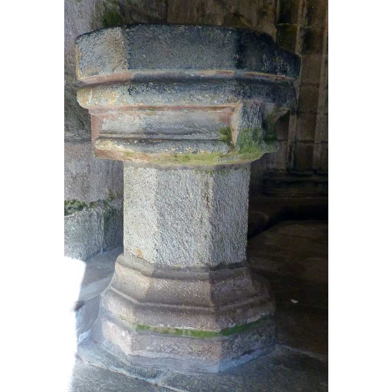 one of two located inside of the west entrance -- date unknown but could very well be pre-1700 -- this one to the north of the entranceway