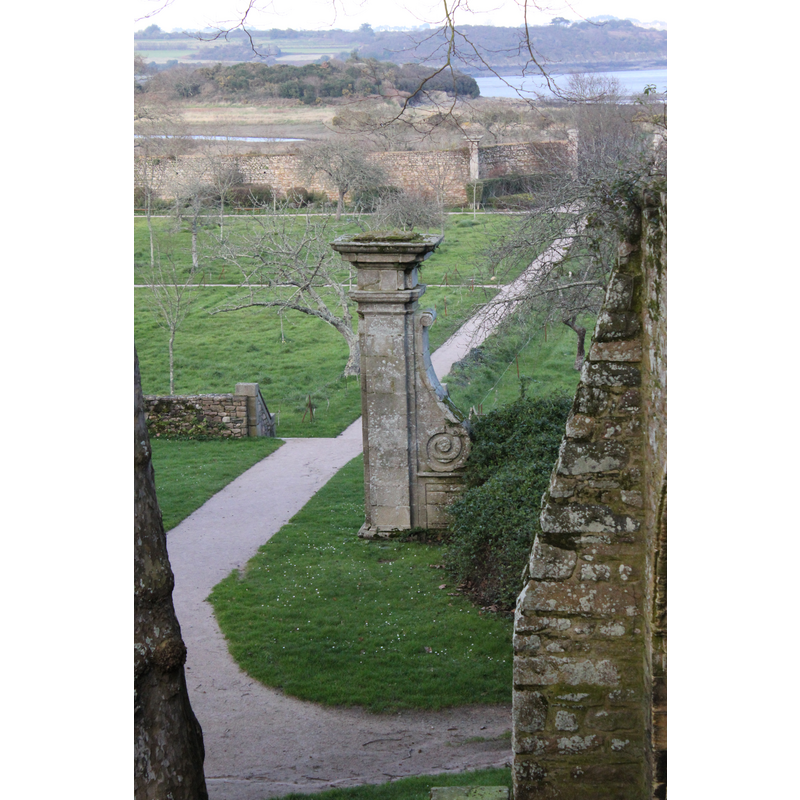 abbey gardens and view of the former port that gave the name to the abbey [Beau port]