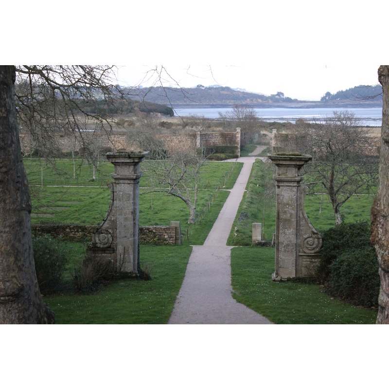 abbey gardens and view of the former port that gave the name to the abbey [Beau port]