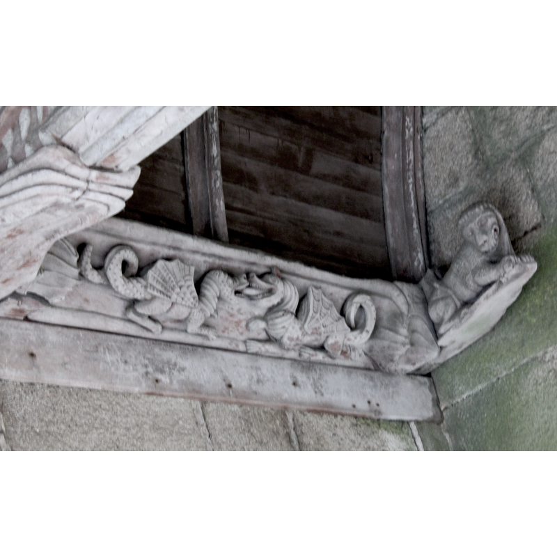 sablières and engoulants inside the south porch