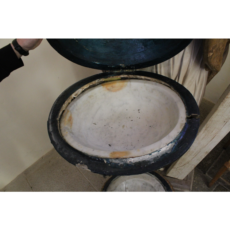 the water-holding basin? [cf. FontNotes]