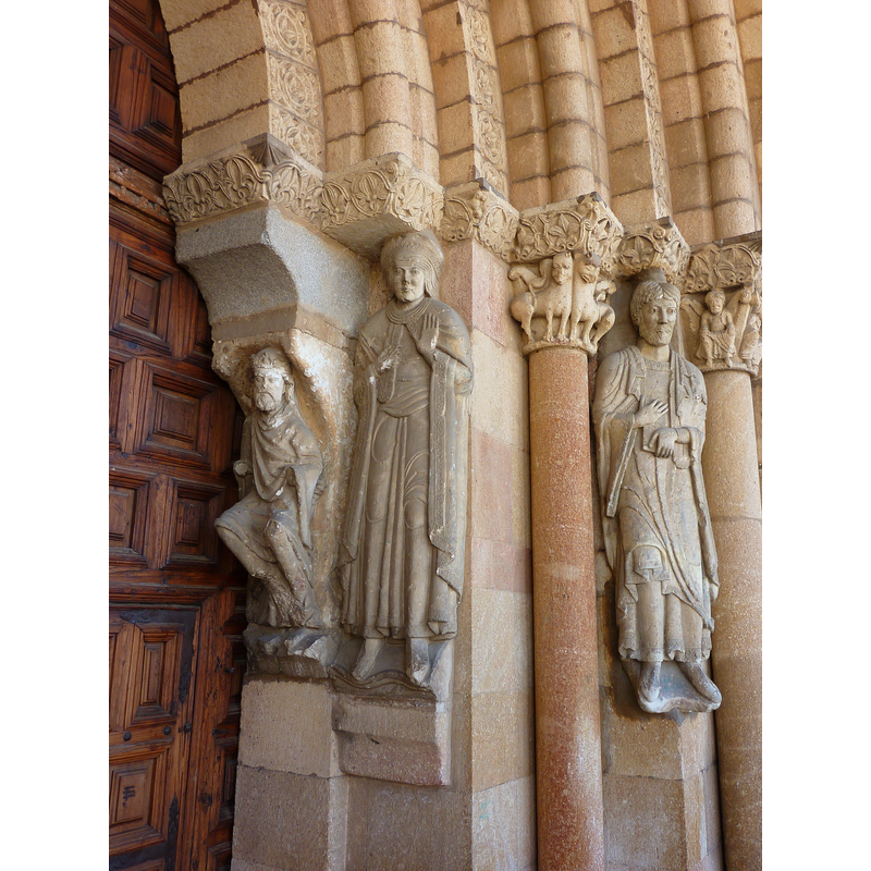 detail of the east side of the portal