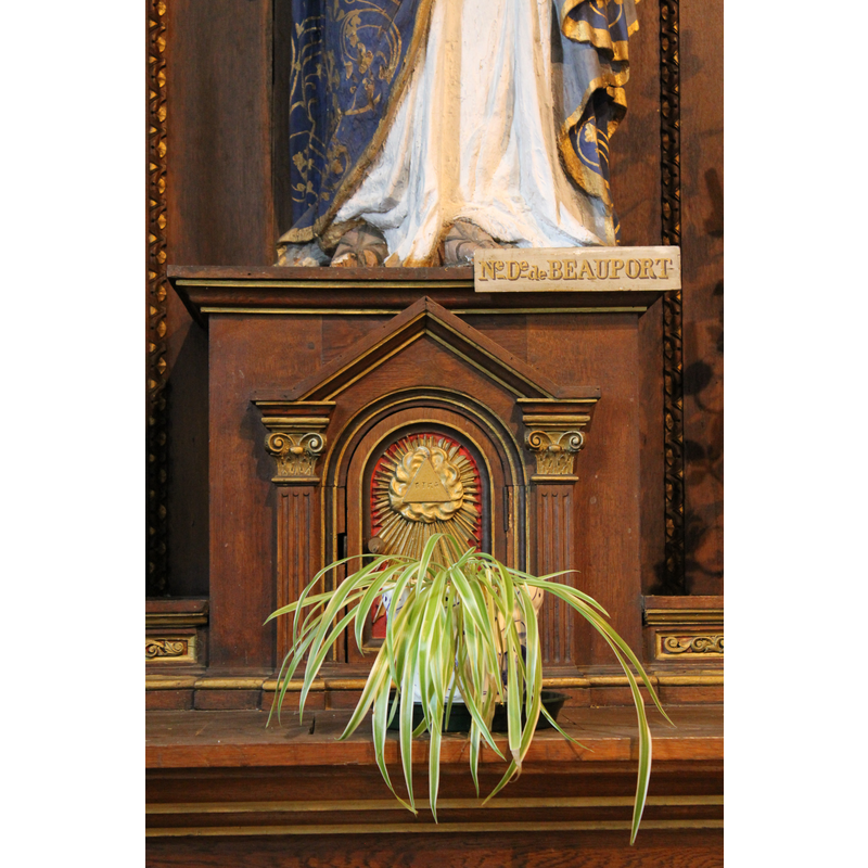 north aisle altar dedicated to Our Lady of Beauport