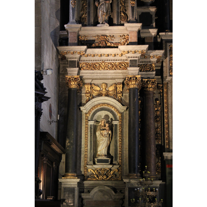 the 17th-century retable by Olivier Martinet