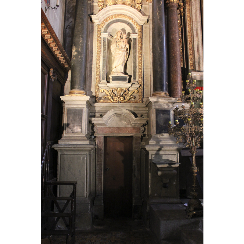 the 17th-century retable by Olivier Martinet