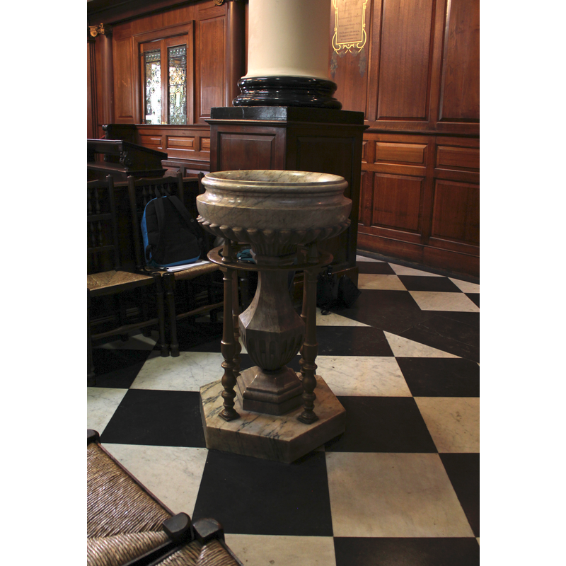 the modern font in which the poet John Keats was baptised