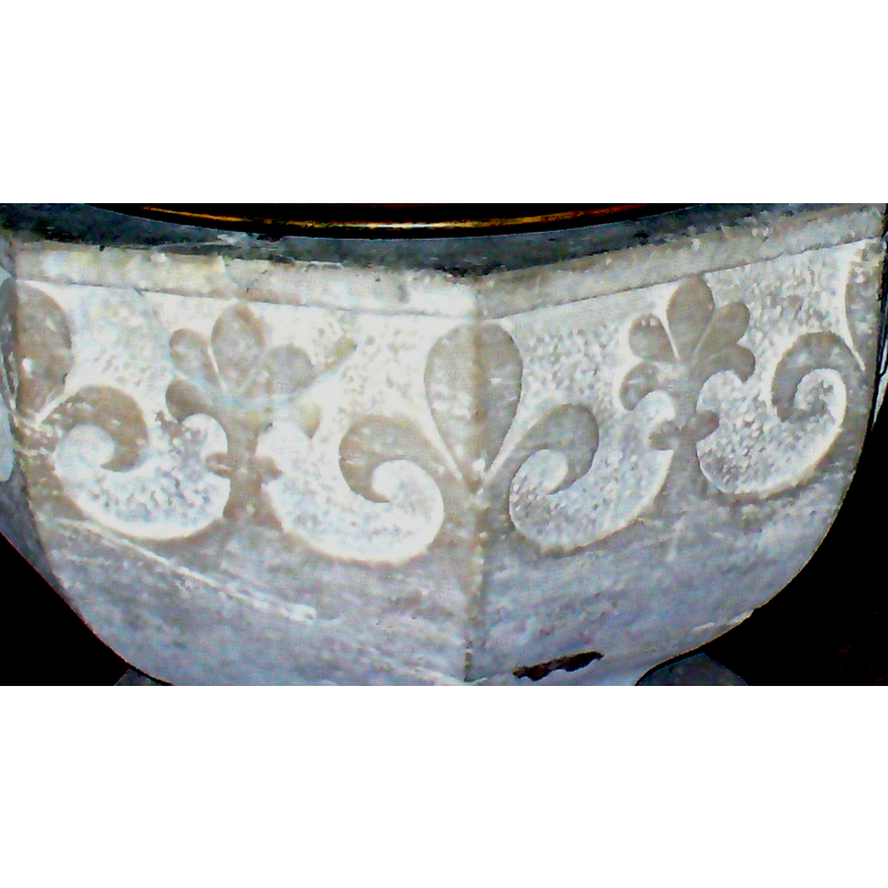 in low-relief around the basin sides