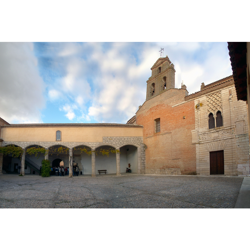 Patio de las Claras, within the monastery; in the right-hand corner, the west end of the church