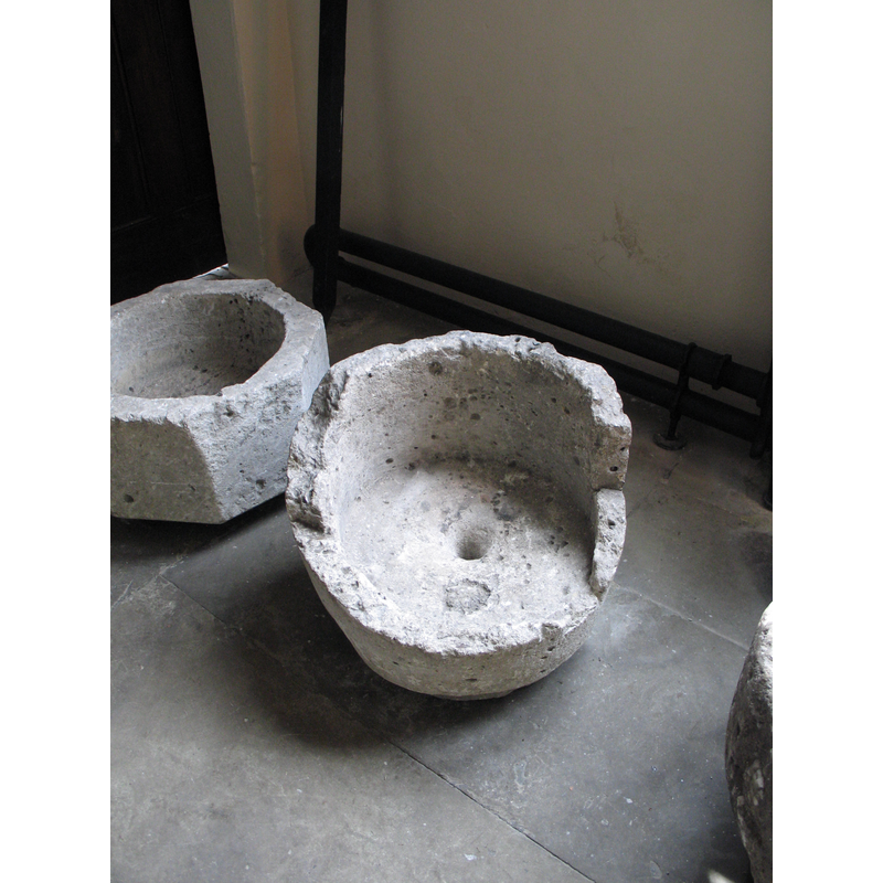 is this the original font of the abbey? [cf. FontNotes]