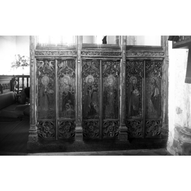 The south end of the screen -- Photo caption: "A good groined screen with all the upper part renewed, but with a nice trail on middle rail and the twelve apostles below in their original colour"