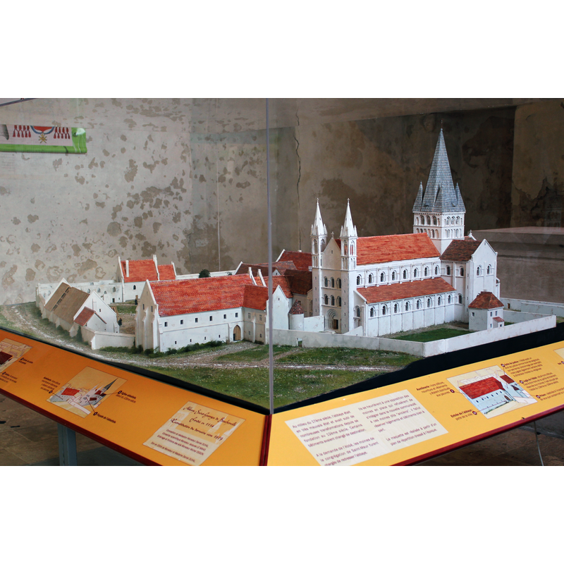 a maquette of the abbey and its buildings, inside the Chapelle des Chambellans