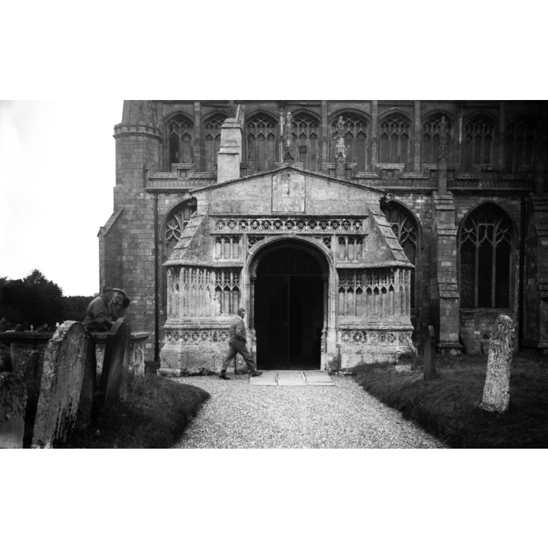 Photo caption: "Rich stone panelling"