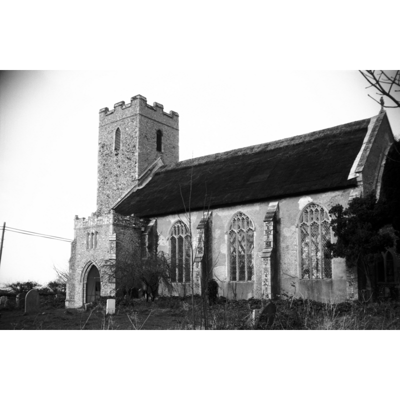 Photo caption: "Late 16c chancel, the remainder Perpendicular"