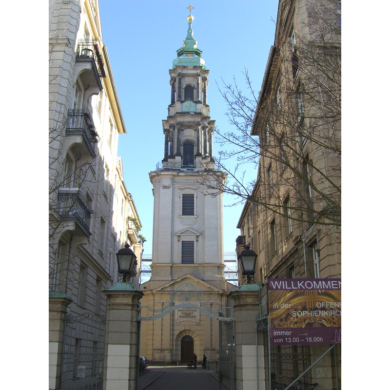 west view of the church from Große Hamburger Straße