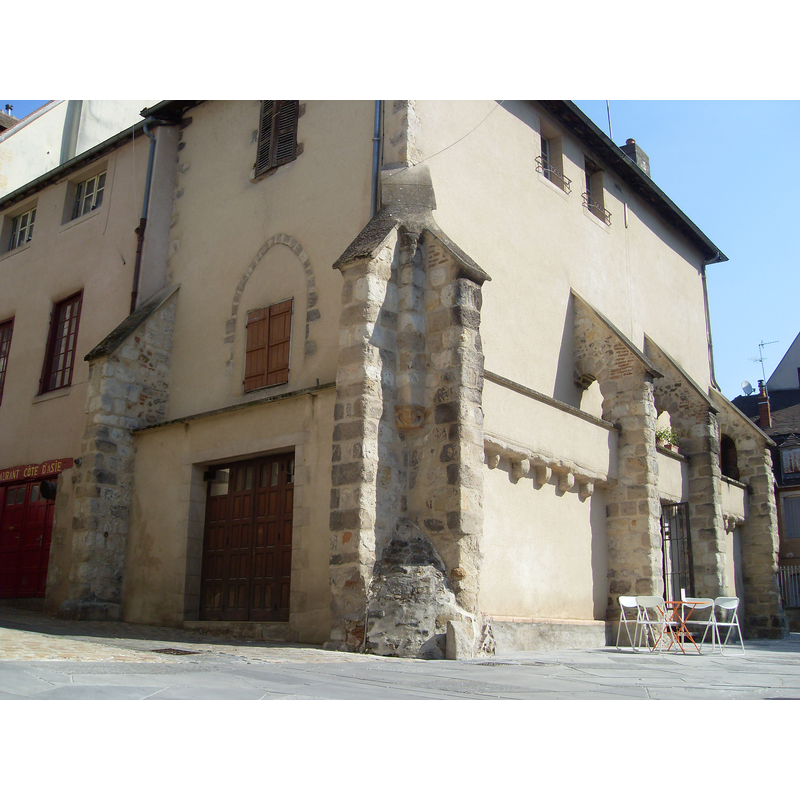 Photo caption: "Ancienne chapelle Saint Louis à Montluçon"