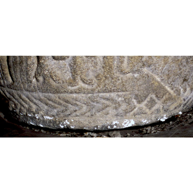 the pattern around the lower part of the basin is not uniform; one side has a chevron-like pattern [seen here on the left]