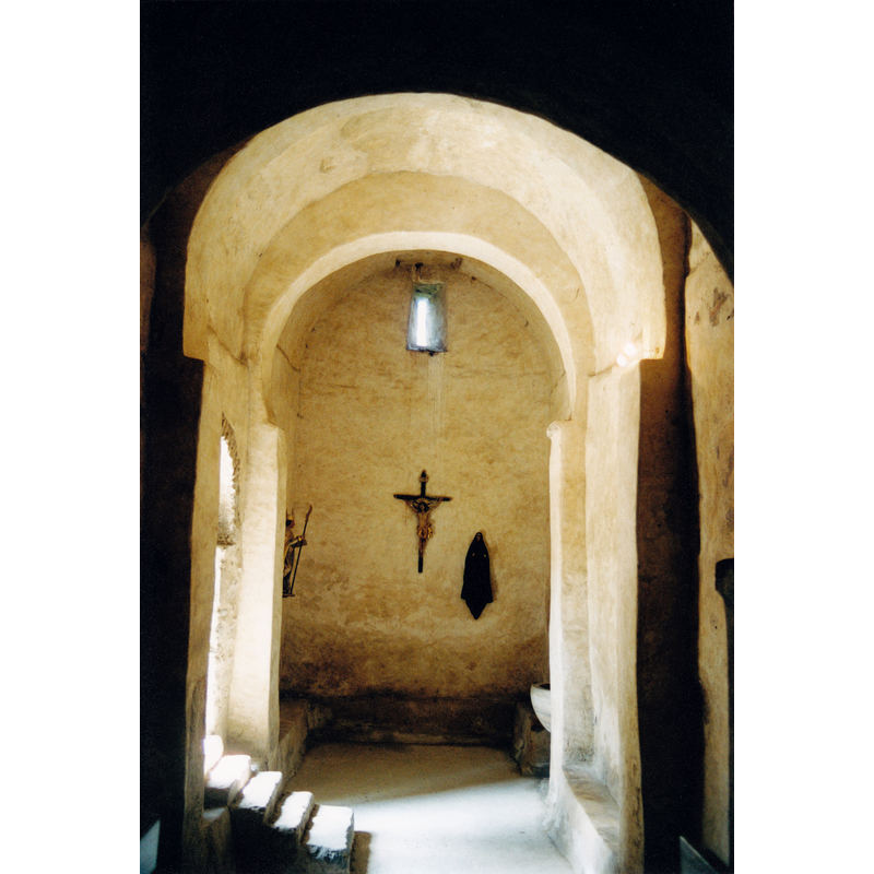 on the left, the south entranceway -- notice the stone basin partially visible on the right, behind the arch